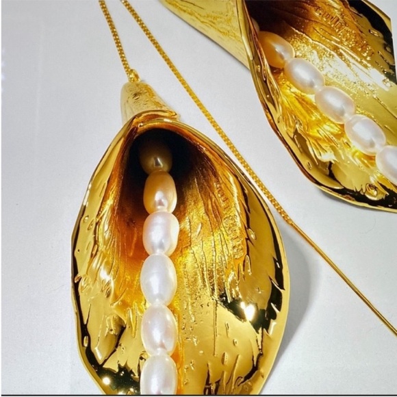 NWT CULT GAIA GOLD CALLA DROP EARRINGS - Picture 7 of 10